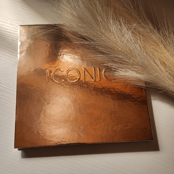 ICONIC LONDON Sunset To Sunrise Eyeshadow Palette Included 20 Shades - Picture 4 of 8